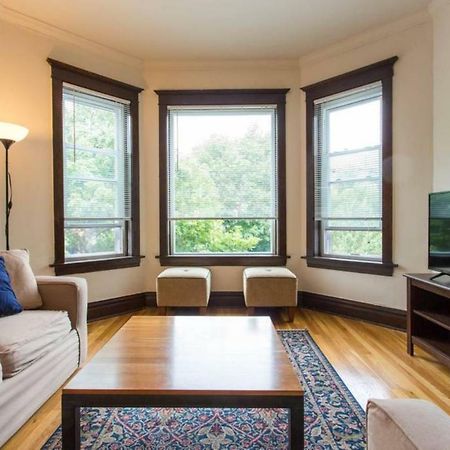 Ferienwohnung Wrigley Oasis! Steps From The Field! - 3Bd 1Ba Chicago Exterior foto