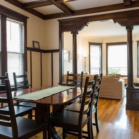 Ferienwohnung Wrigley Oasis! Steps From The Field! - 3Bd 1Ba Chicago Exterior foto