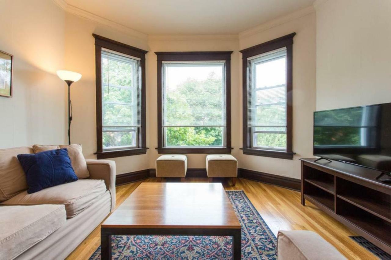 Ferienwohnung Wrigley Oasis! Steps From The Field! - 3Bd 1Ba Chicago Exterior foto